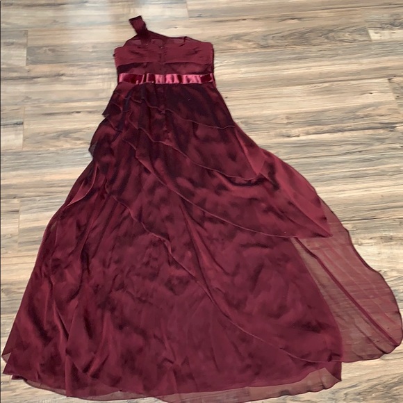 Gown - Picture 3 of 6